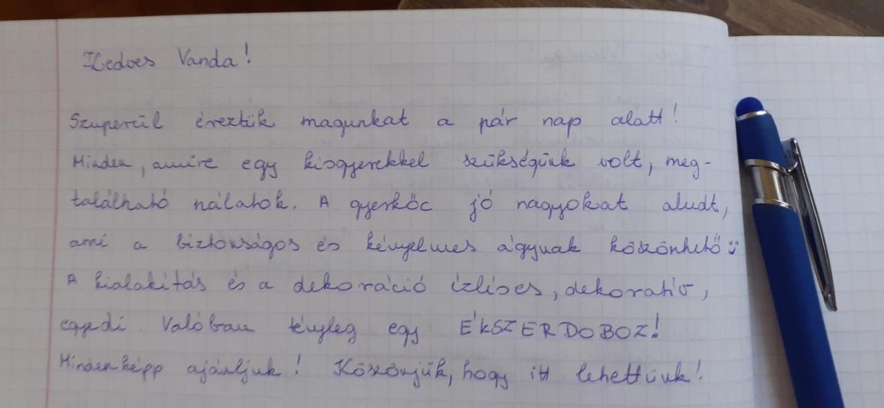 דירות Ekszerdoboz Apartman אגר מראה חיצוני תמונה