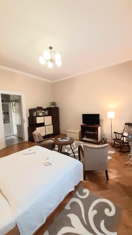 דירות Ekszerdoboz Apartman אגר מראה חיצוני תמונה
