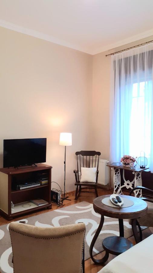 דירות Ekszerdoboz Apartman אגר מראה חיצוני תמונה